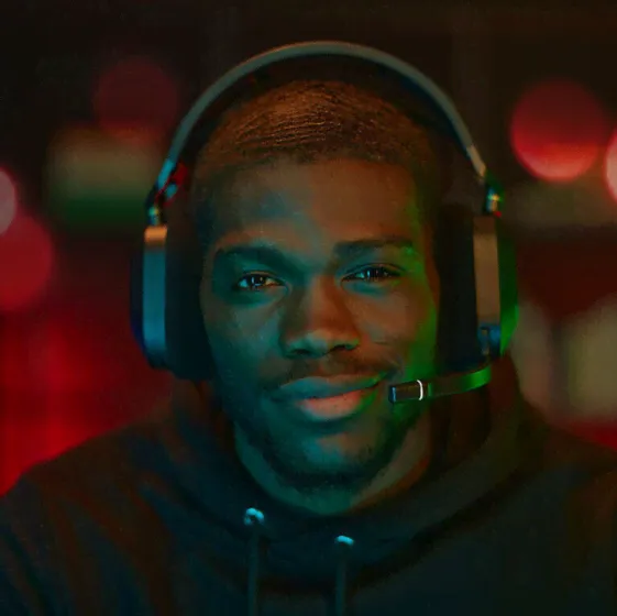 Corsair HS80 RGB Wireless Premium-Gaming-Headset - Carbon-2